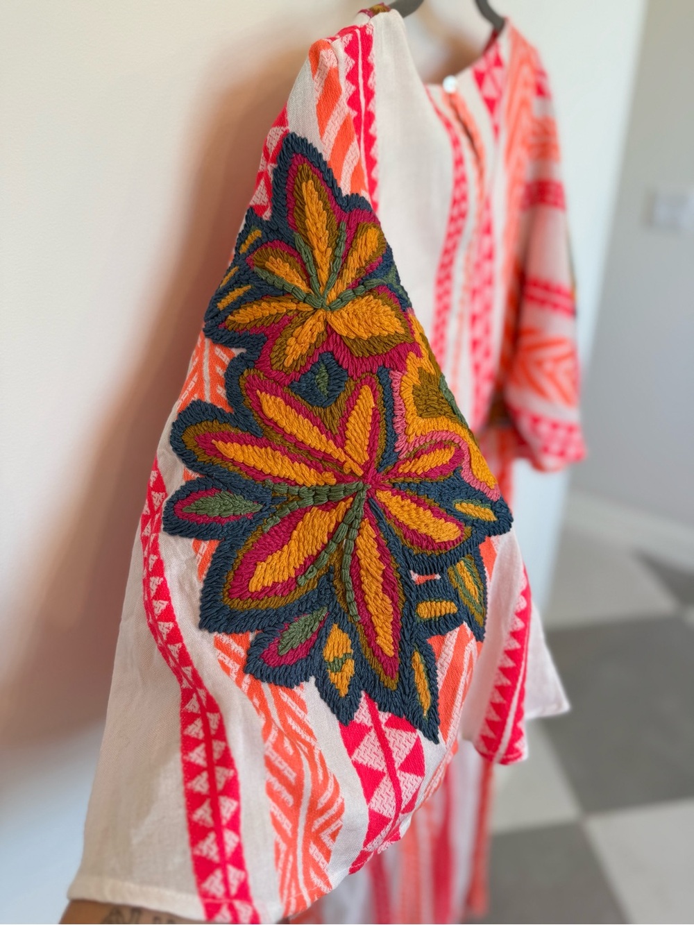 Farm Rio Embroidered Maxi Dress NWT - Picture 4 of 5